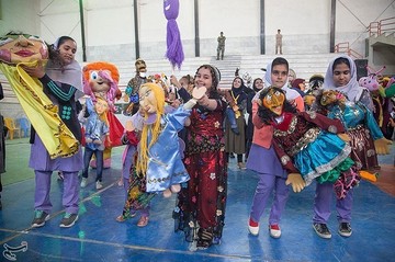 شادپیمایی عروسک ها در سرپل ذهاب