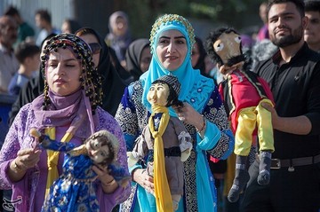 شادپیمایی عروسک ها در سرپل ذهاب