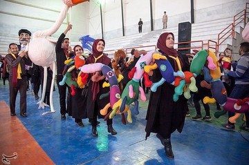 شادپیمایی عروسک ها در سرپل ذهاب