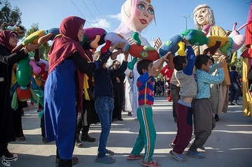 شادپیمایی عروسک ها در سرپل ذهاب