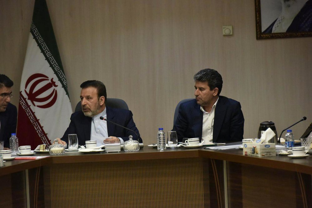 جلسه اعضای فعالین اقتصادی آذربایجان‌غربی با واعظی رییس دفتر رییس جمهور
