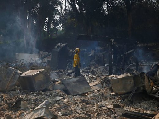 ببینید | تصاویر هولناک از آوار به جا مانده از آتش‌سوزی در کالیفرنیا