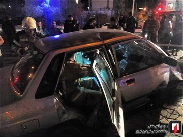 تصادف پراید با گاردریل بزرگراه باقری
