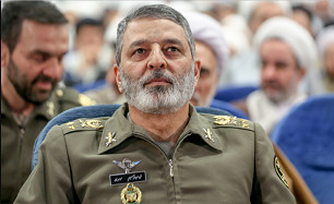 فرمانده کل ارتش: بزرگ‌ترین خطر برای جامعه و ارتش جدا شدن از روحانیت و مسجد است