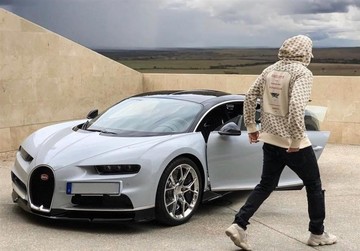 کریستیانو رونالدو و کریم بنزما - بوگاتی چیرون - قیمت 2.5 میلیون پوند