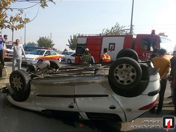 واژگونی پژو 206 در بلوار شقایق