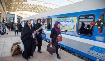 نخستین قطار مسافربری ارومیه وارد مشهد شد
