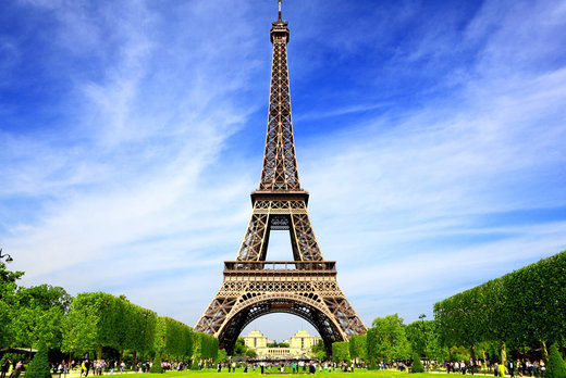 برج ایفل در شهر پاریس فرانسه
