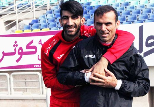 شادی جالب بیرانوند و جلال حسینی پس از گل پرسپولیس/ عکس