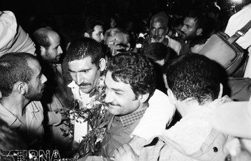 3 آذر 1367؛ بازگشت نخستین گروه اسرای مجروح به کشور