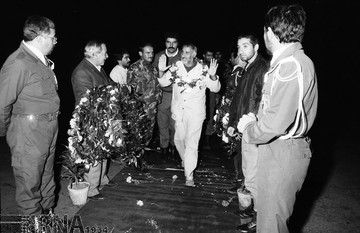 3 آذر 1367؛ بازگشت نخستین گروه اسرای مجروح به کشور