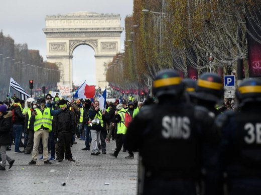 اعتراض‌ به قیمت بالای سوخت و برنامه‌های اصلاحات اقتصادی مکرون در پاریس