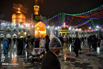 بارش باران در شب میلاد حضرت رسول‎(ص) و امام جعفر صادق(ع) در حرم رضوی