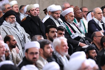 دیدار مسئولان نظام و میهمانان کنفرانس وحدت اسلامى‌ با رهبر معظم انقلاب اسلامی