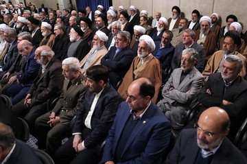 دیدار مسئولان نظام و میهمانان کنفرانس وحدت اسلامى‌ با رهبر معظم انقلاب اسلامی
