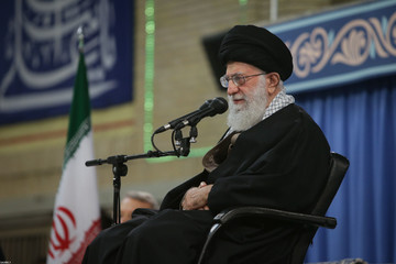 دیدار مسئولان نظام و میهمانان کنفرانس وحدت اسلامى‌ با رهبر معظم انقلاب اسلامی