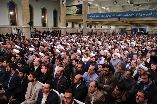دیدار مسئولان نظام و میهمانان کنفرانس وحدت اسلامى‌ با رهبر معظم انقلاب اسلامی