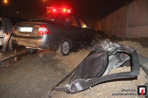 تصادف تیبا با کامیون در بلوار کرمان خودرو