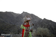 تصاویر | توزیع سبد کالا در روستاهای صعب‌العبور سیستان و بلوچستان