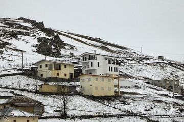 بارش برف پاییزی در جواهردشت سیاهکلرود گیلان