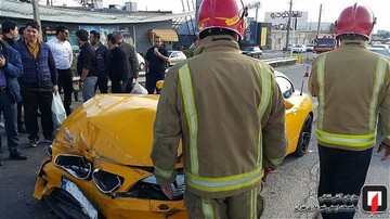 تصادف پژو پارس با ب.ام.و در بلوار کوهک