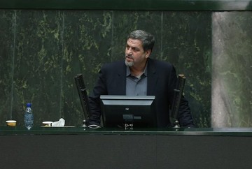 کواکبیان: برخی مدیران نمی‌خواهند از صندلی‌هایشان جدا شوند