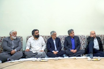 دیدار جمعی از بازیگران، کارگردانان و تهیه‌کنندگان سیما با رهبر معظم انقلاب اسلامی