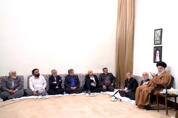 دیدار جمعی از بازیگران، کارگردانان و تهیه‌کنندگان سیما با رهبر معظم انقلاب اسلامی