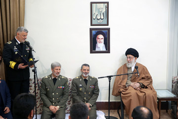 دیدار جمعی از فرماندهان و مسئولان نیروی دریایی ارتش با رهبر معظم انقلاب اسلامی