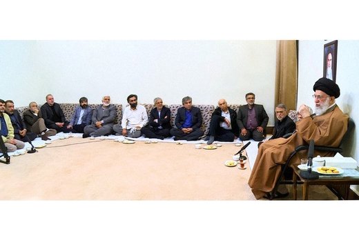دیدار جمعی از بازیگران، کارگردانان و تهیه‌کنندگان سیما با رهبر معظم انقلاب اسلامی