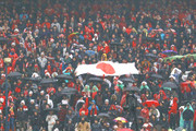 کری‌خوانی هواداران ماشین‌سازی با پرچم ژاپن علیه پرسپولیس