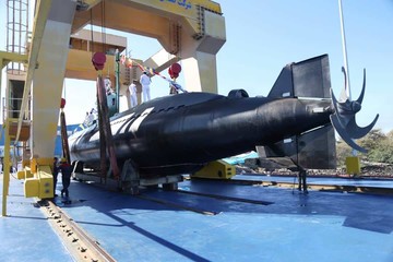 عکس | زیردریایی ایرانی که می‌تواند شناور هزار تُنی را ظرف ۱۰ ثانیه به اعماق دریا ببرد