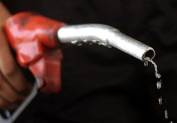 پیشنهاد مشاور وزیر نفت: بنزین را ۲ نرخی کنید/ الان پولدارها بیشترین رانت را از قیمت بنزین دارند