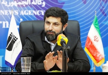 استاندار خوزستان: هیچ تأکیدی از سوی وزارت نفت برای آنکه به مردم فشار وارد شود تا آب به تاسیسات نفتی نرسد، وجود نداشته است
