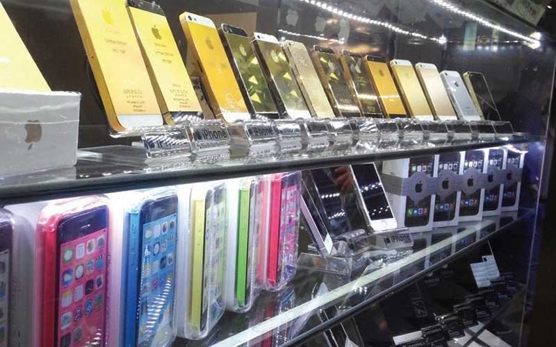 بازار گوشی تلفن همراه در انتظار کاهش قیمت 