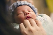 کشف علت دست و پا زدن جنین در ماه‌های آخر بارداری