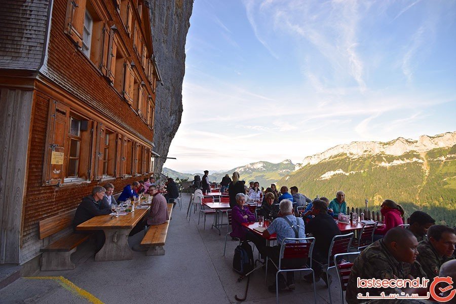 رستوران صخره‌ای سوئیس