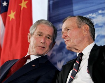 رضا نصری: بوش پدر همه حربه‌ها را علیه ایران به کار برد