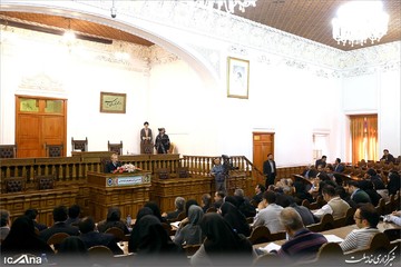 نشست خبری لاریجانی با اصحاب رسانه به مناسبت روز مجلس