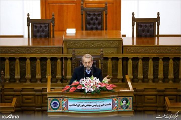 نشست خبری لاریجانی با اصحاب رسانه به مناسبت روز مجلس