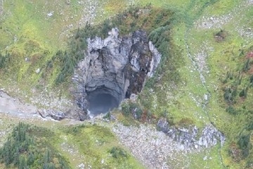  کشف یک غار بزرگ در کانادا