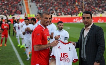 تقدیر باشکوه از سوپرمن پرسپولیس/ عکس