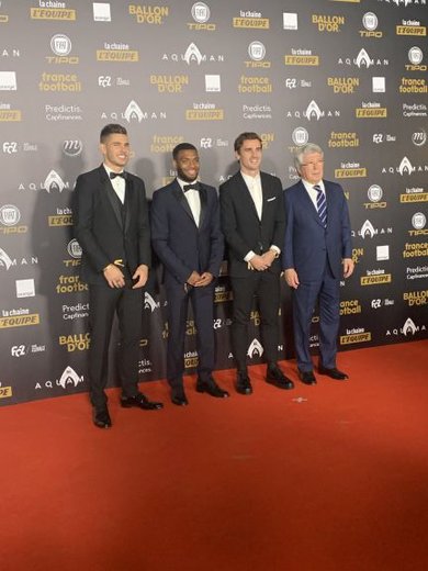 نمایندگان باشگاه اتلتیکو مادرید در مراسم توپ طلا