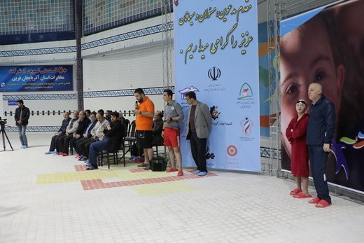 رکوردزنی شنای شاهو نوجوان مهابادی مبتلا به سندروم داون