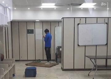 عکس | نماز خواندن مهدی رحمتی قبل از بازی