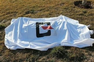 نوجوان ۱۷ ساله در استادیوم ورزشی خود را حلق آویز کرد
