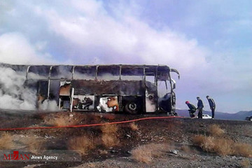 آتش سوزی اتوبوس مسافربری در جاده سبزوار - نیشابور
