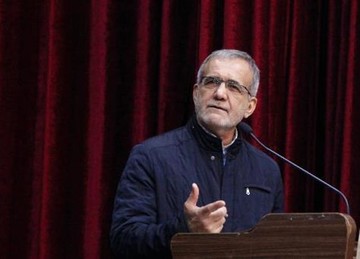 نایب رییس مجلس سخنرانی خود در دانشگاه تبریز را نیمهتمام گذاشت/ با فحش دادن و فریاد کشیدن به جایی نمیرسیم نایب رییس مجلس سخنرانی خود در دانشگاه تبریز را نیمهتمام گذاشت/ با فحش دادن و فریاد کشیدن به جایی نمیرسیم