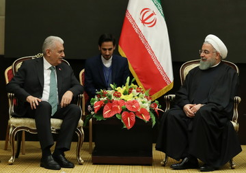 Rouhani praises Turkey's positions against US sanctions