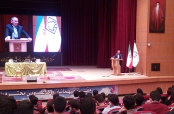 زیباکلام: اساسی‌ترین مسئله امروز کشور آمریکا و ترامپ و گرانی و تورم نیست